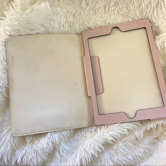 Micheal Kora iPad Air case - Picture 3 of 12